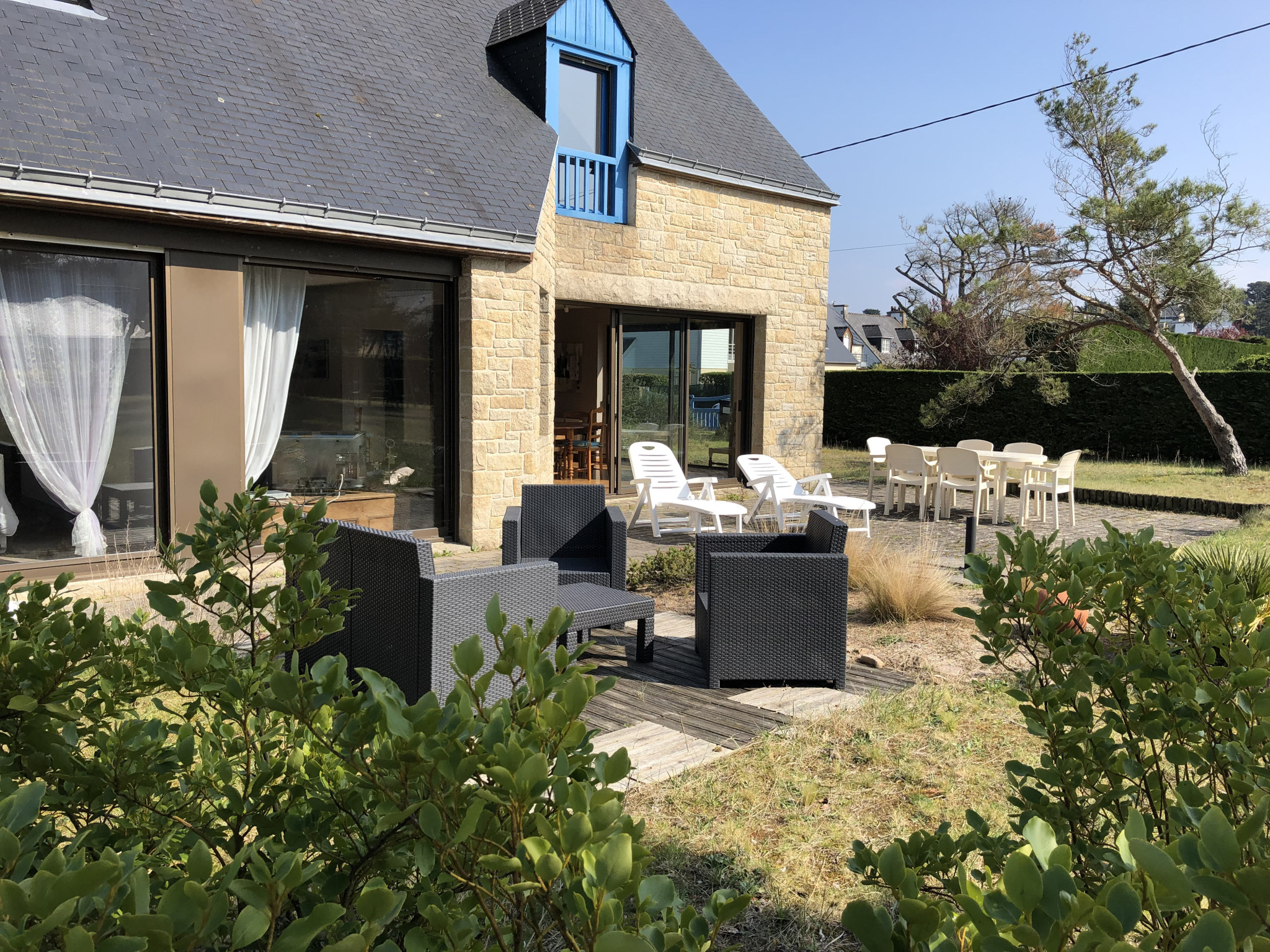 Offres locations vacances Villa a Saint Cast Le Guildo vue jardin